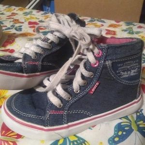 🌻5/$10  Girls "Levi's" high top Shoes